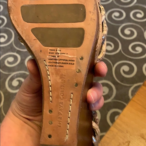 frye - Picture 4 of 4